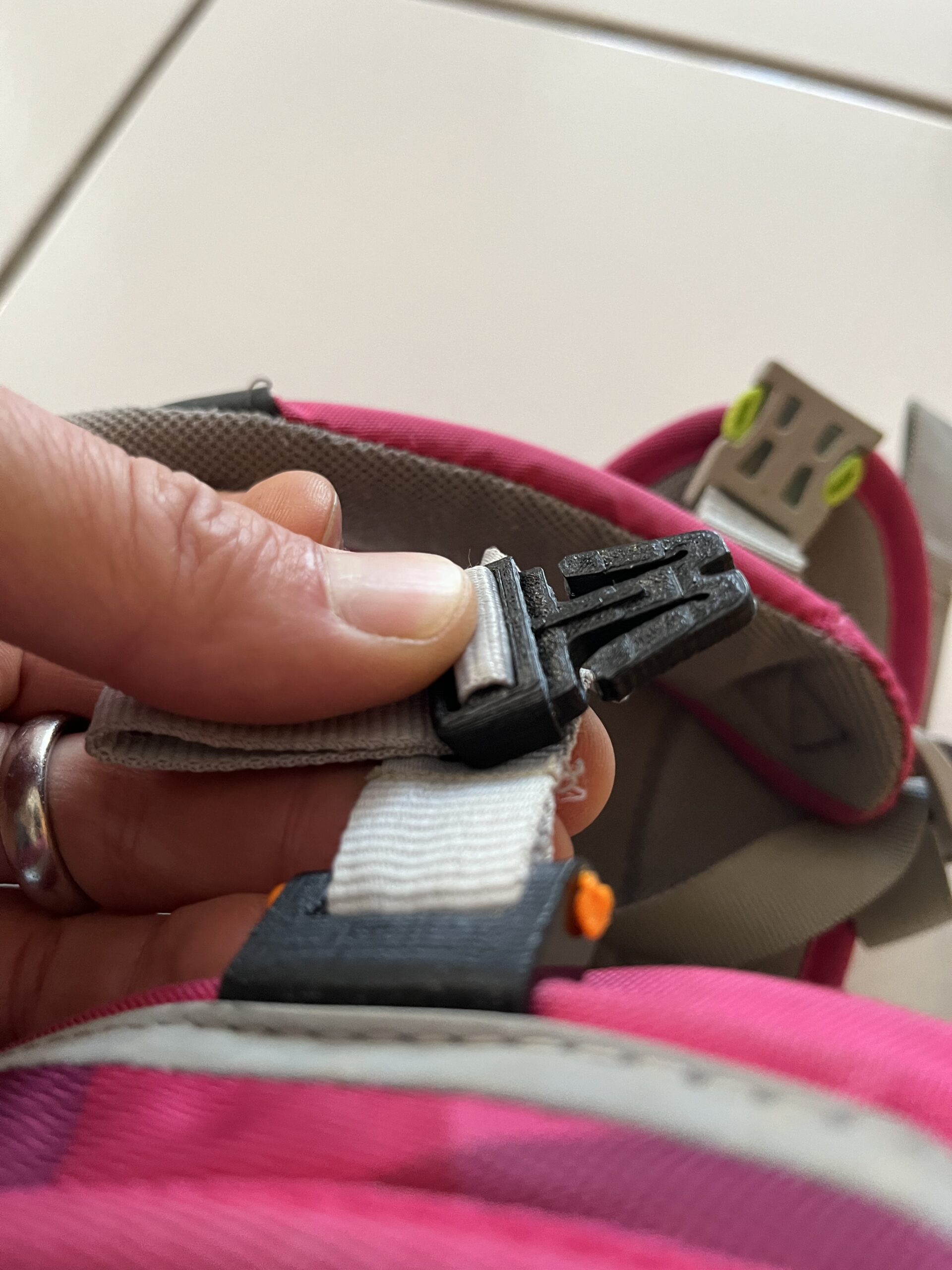 Neue Rucksackschnalle