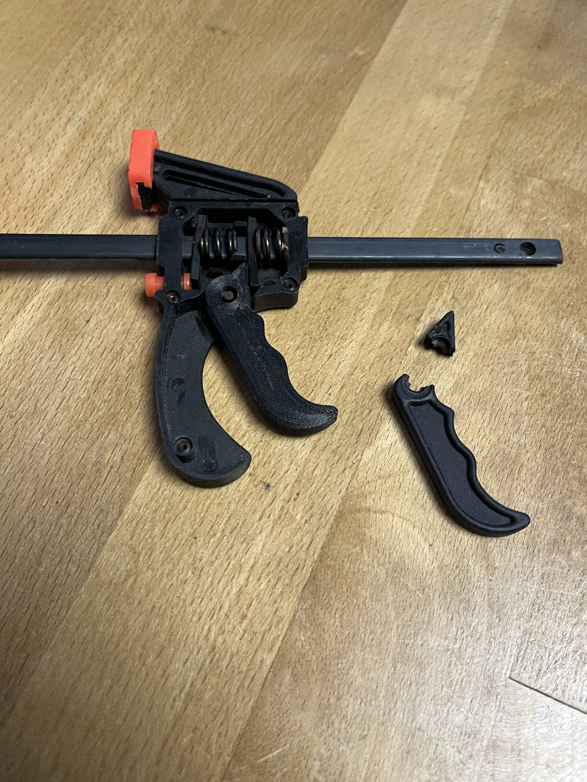 Klemmzwinge braucht neuen Hebel